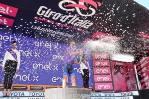 Giro E podio maglia viola